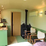 Tiny House At Ariola Lodge *