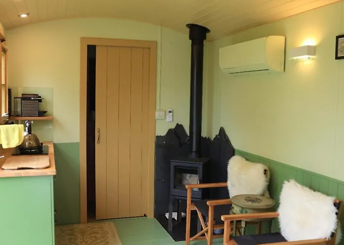 Tiny House At Ariola Lodge *